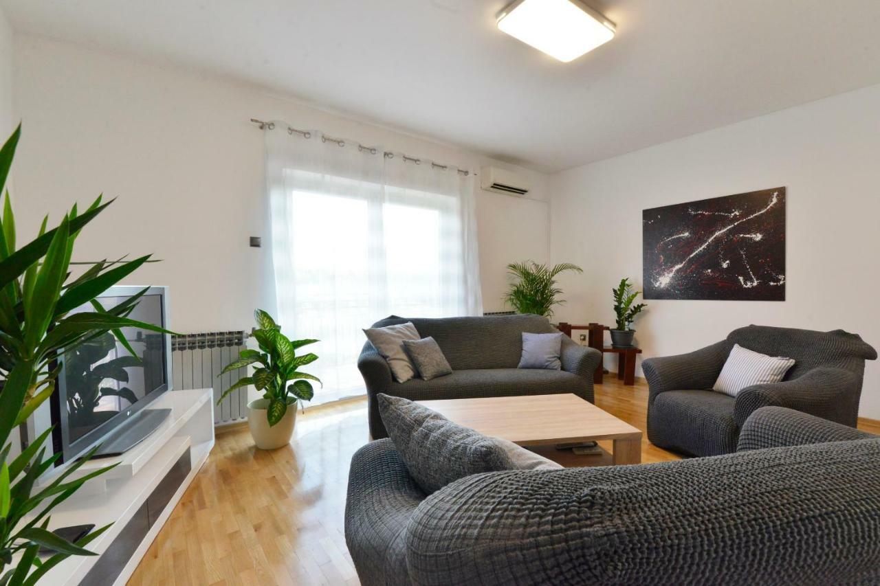 Meri Apartment *